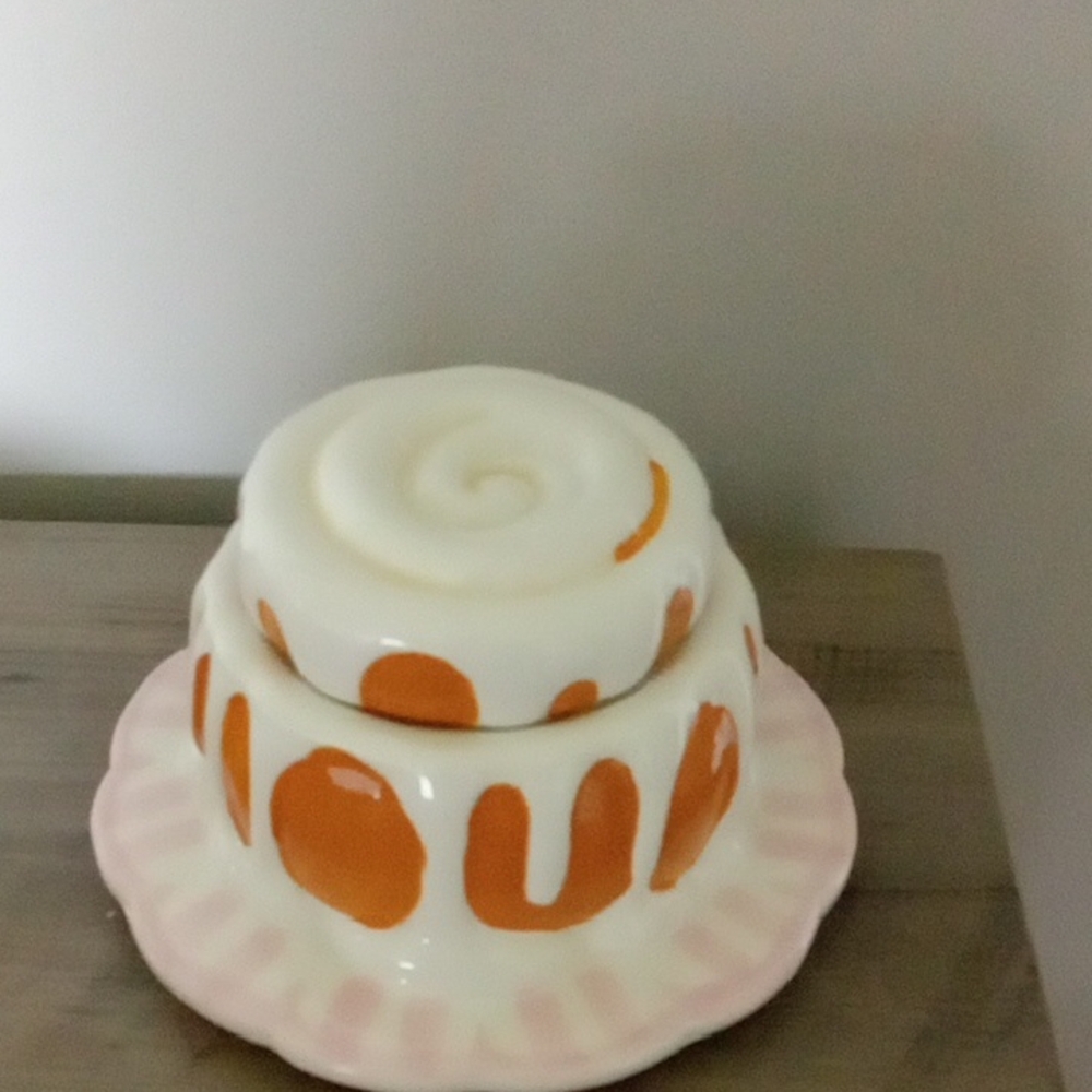 Ceramic Cinnamon Roll Candle NEW